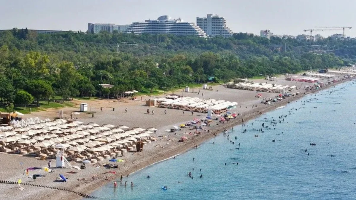 Antalya, yıl başından bu yana 15 milyondan fazla yabancı turisti ağırladı