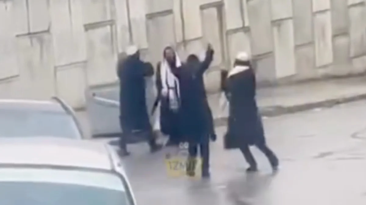İzmir’de bir grup Yahudi zıplarken görüntülendi