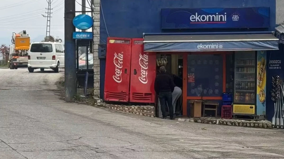 CAMI KIRARAK TEKEL BAYİSİNE GİRDİ, YAKALANDI