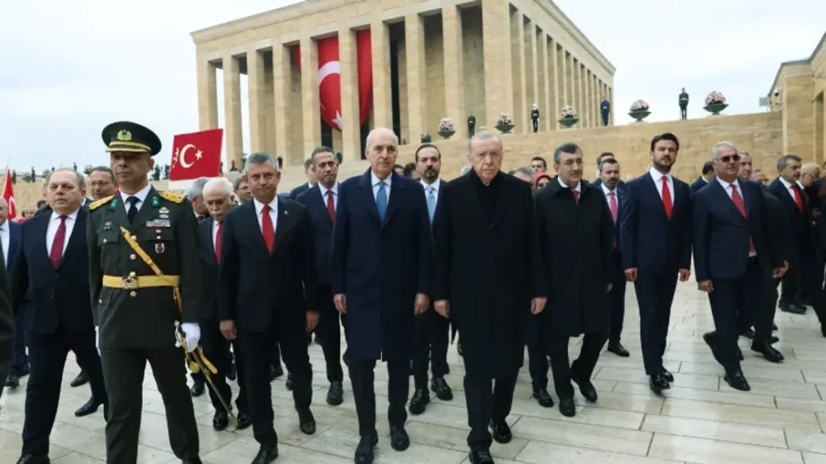 Devlet erkânı Anıtkabir'de