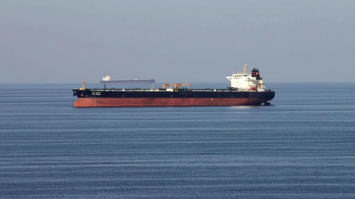 İran: Hürmüz Boğazı'nda 3 petrol tankeri mayına çarptı