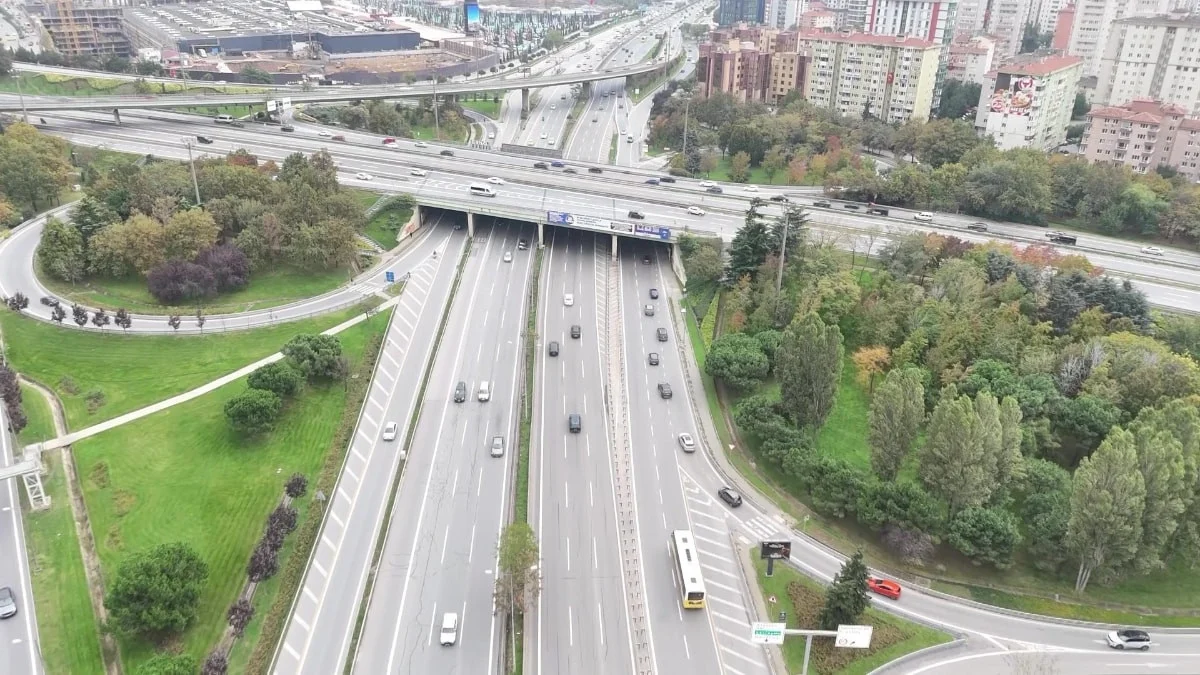 İstanbul'da 29 Ekim etkisi: Yollar boş kaldı