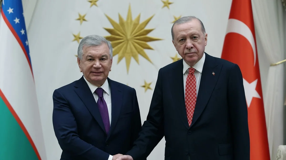 Cumhurbaşkanı Erdoğan, Özbekistan Cumhurbaşkanı Şevket Mirziyoyev ile bir araya geldi