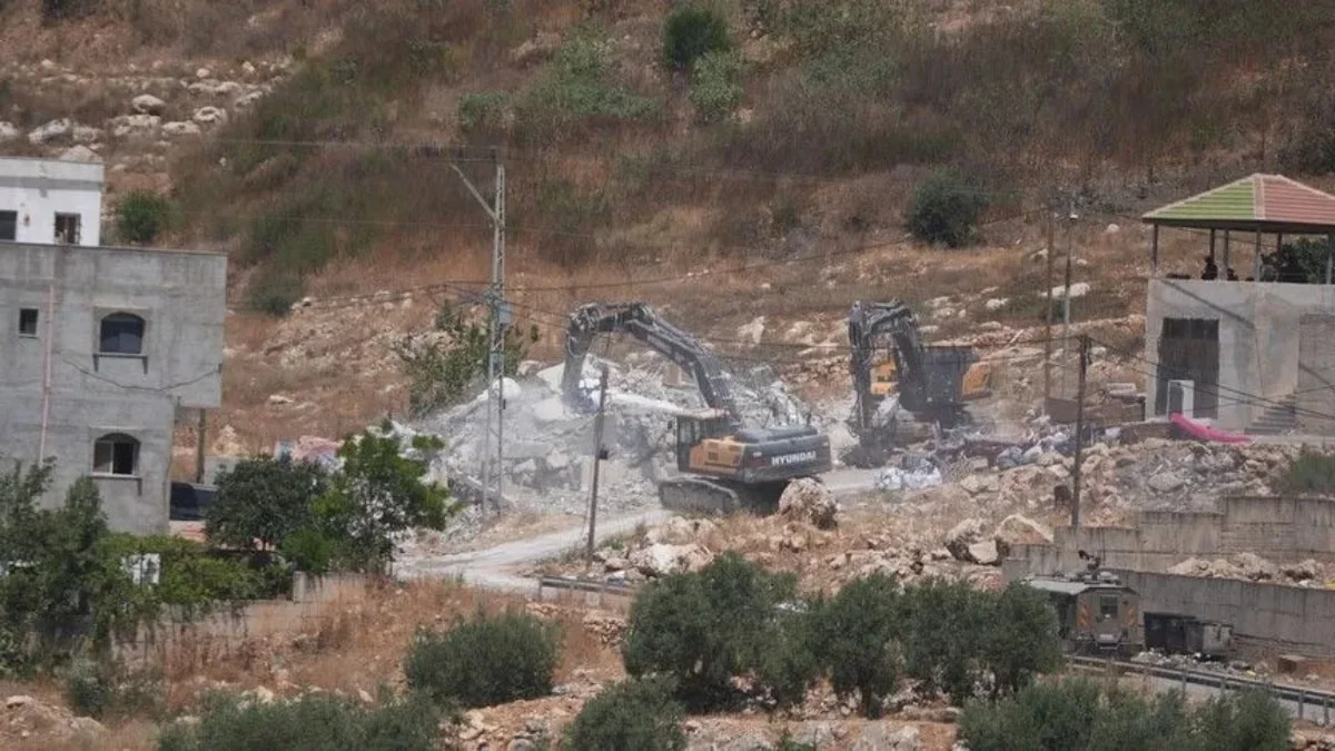 İsrail ordusu, Batı Şeria'da 5 evi daha yıktı