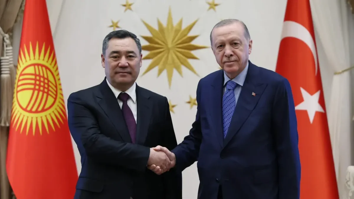 Erdoğan, Kırgızistanlı mevkidaşıyla görüştü