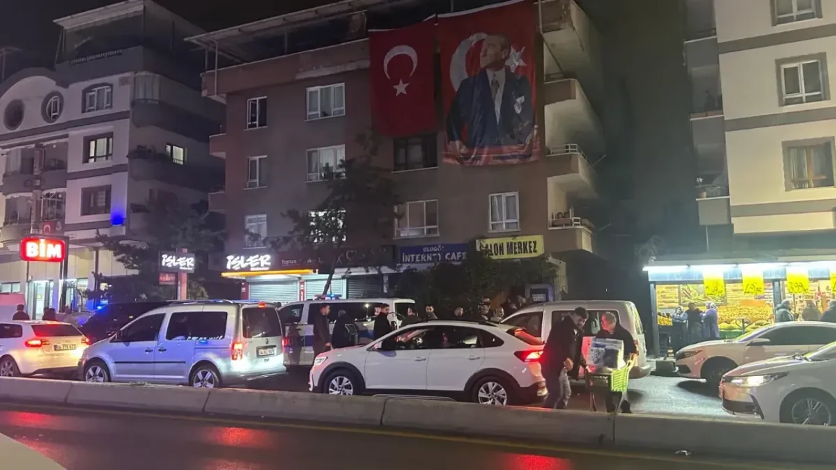 Hamile Kızını ve Birlikte Yaşadığı Erkek Arkadaşını Öldürdü!