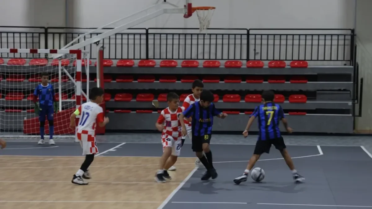 İzmir Çiğli'de cumhuriyet coşkusu sporla taçlandı
